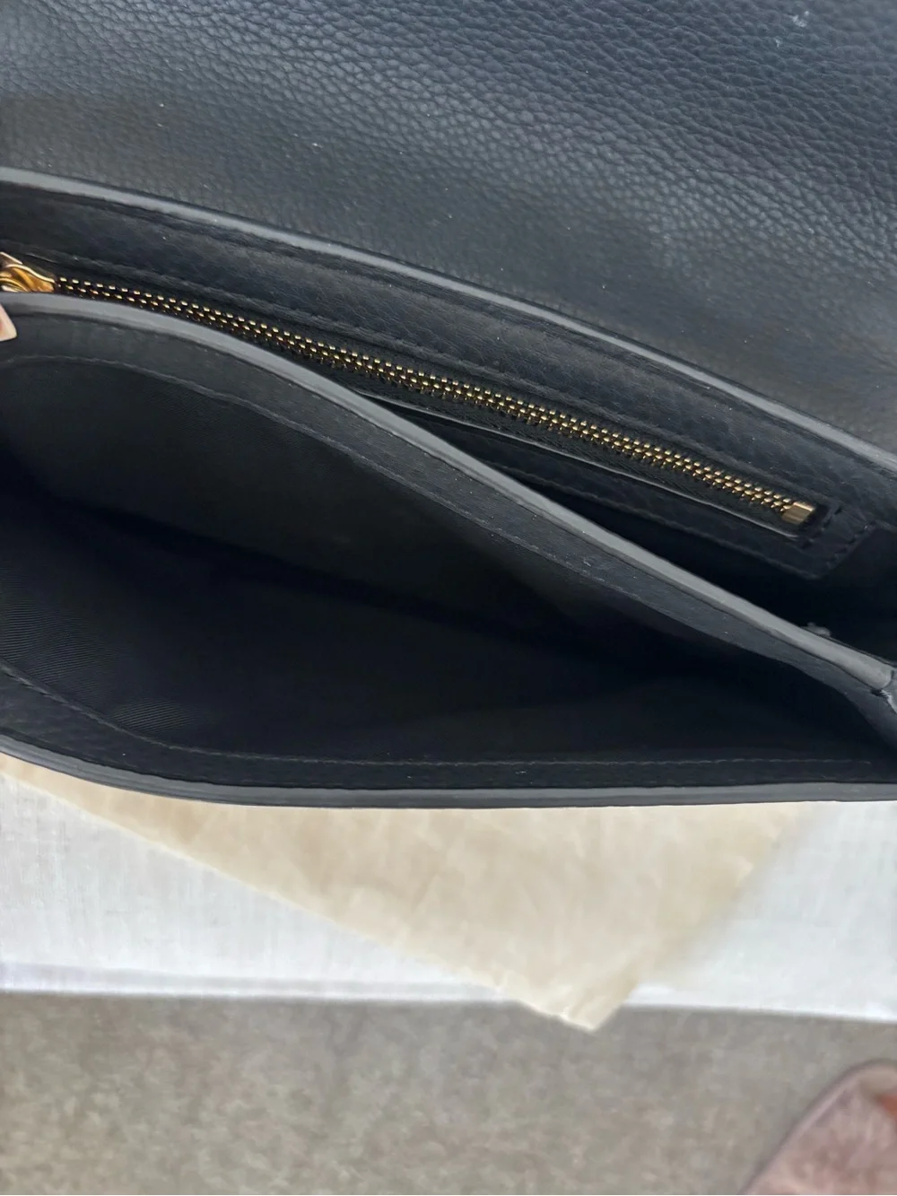 🍃🦋 Tory Burch Black Leather Flap Crossbody with Gold Chain